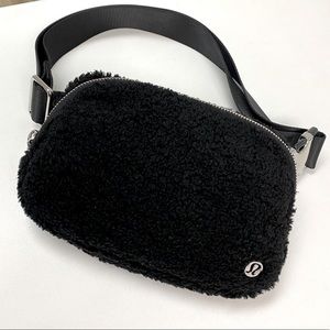 🖤 LULULEMON 🖤 Everywhere Belt Bag